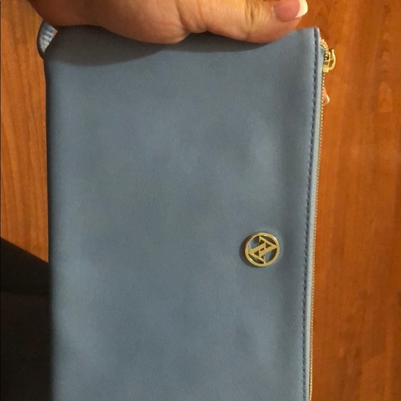 Clutch - Picture 1 of 3